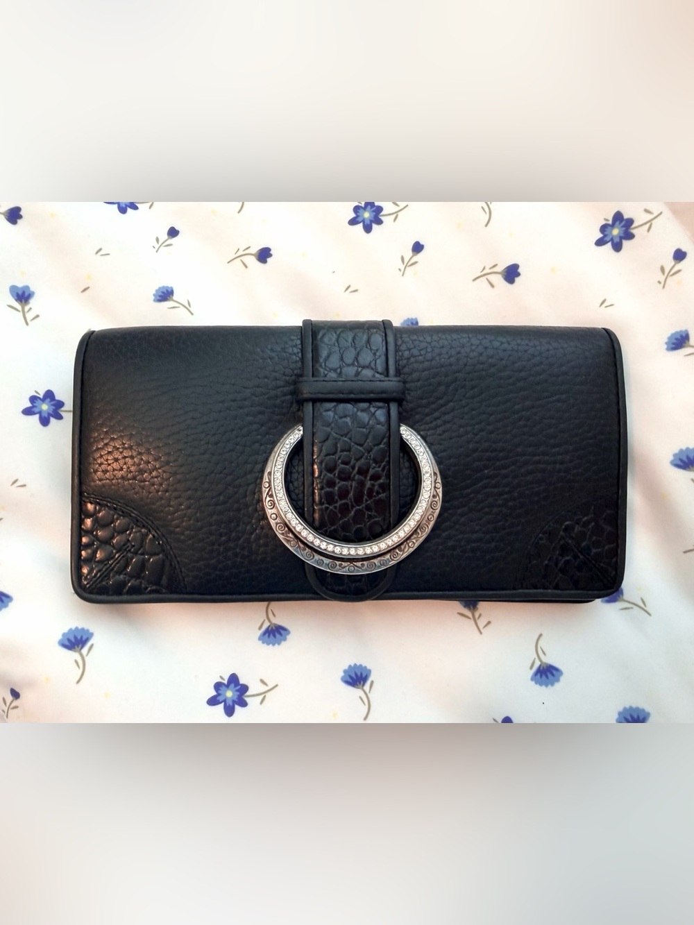 Vintage Brighton Pebbled Embossed Leather Wallet (no chain)